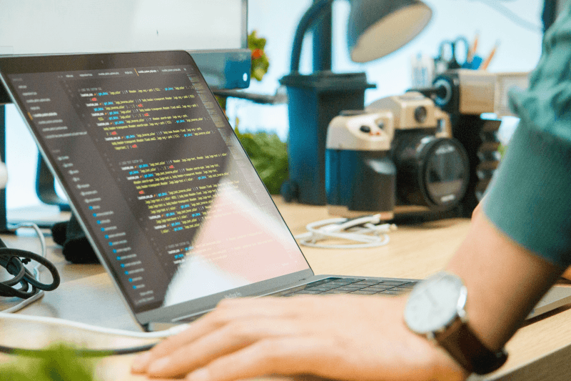 Handling Forms in React: Controlled vs Uncontrolled Components's cover image